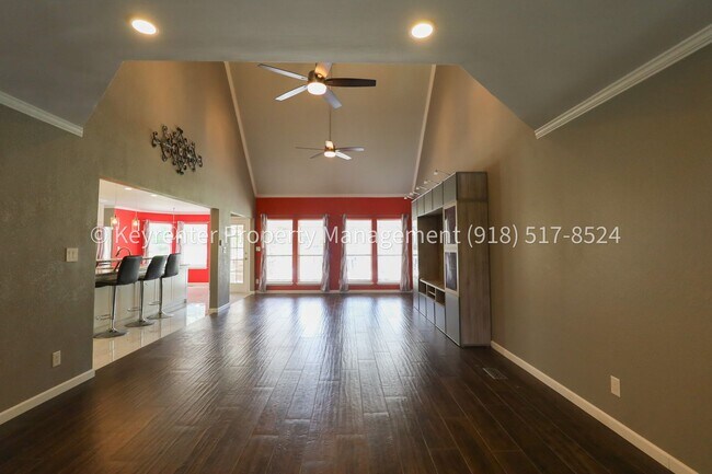 Building Photo - Incredible 4 Bedroom 4 Bath Home in Owasso!!!