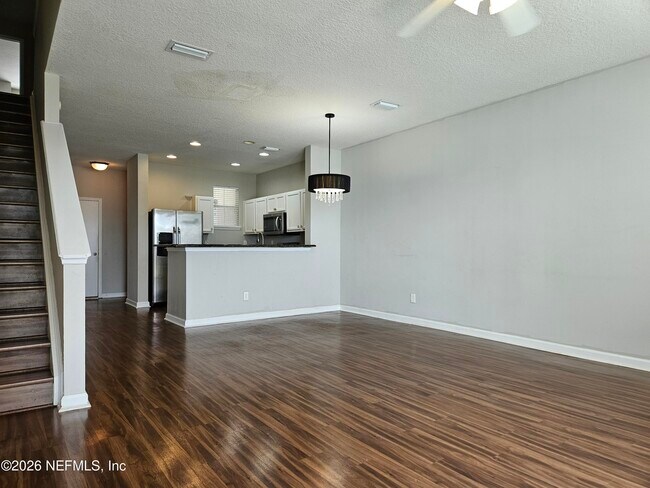 Building Photo - 2334 Sunset Bluff Dr