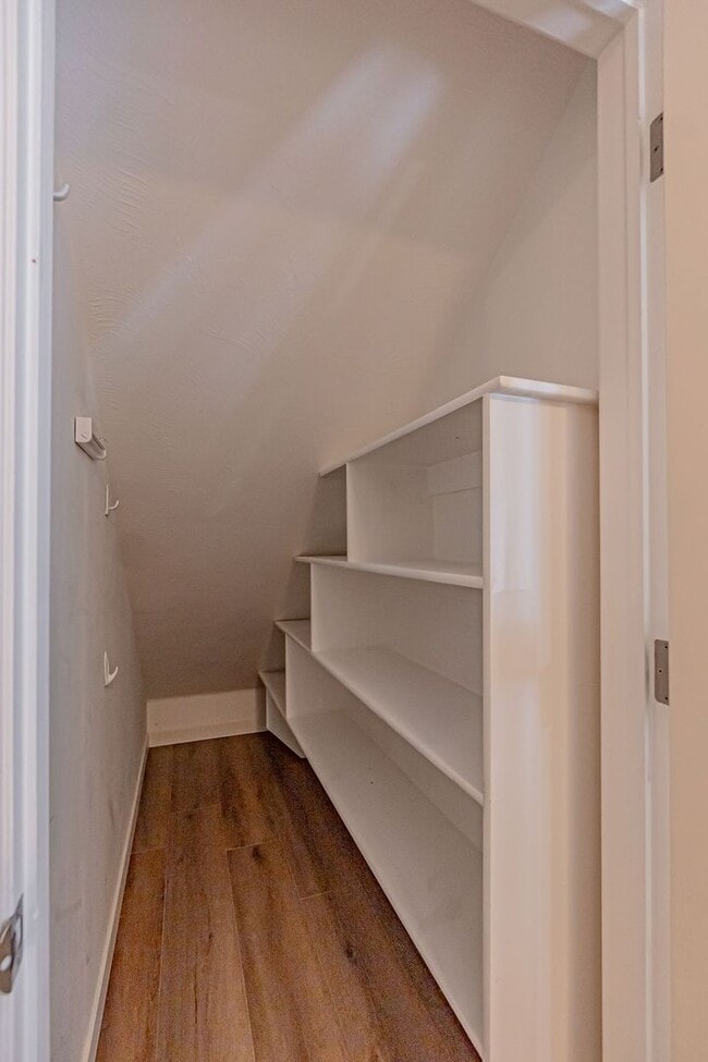 Building Photo - Updated 2-Bedroom Home with Garage and Fen...