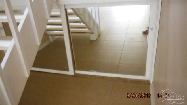 Building Photo - 2361 Sugartree Ct