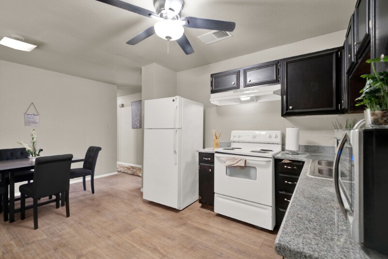 Building Photo - 313 Deborah Dr