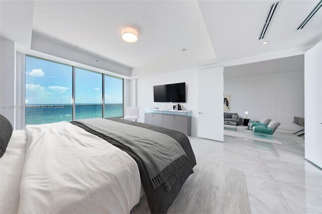 Building Photo - 9349 Collins Ave