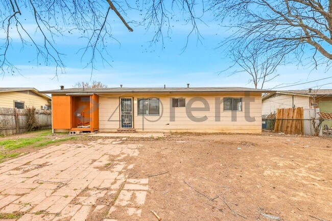 Building Photo - 6916 Shady Grove Dr