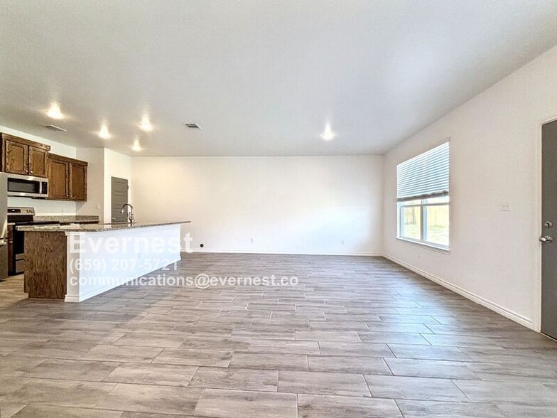 Building Photo - 8502 Trungle Rd