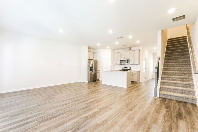 Building Photo - 3665 Shore Wood Ave