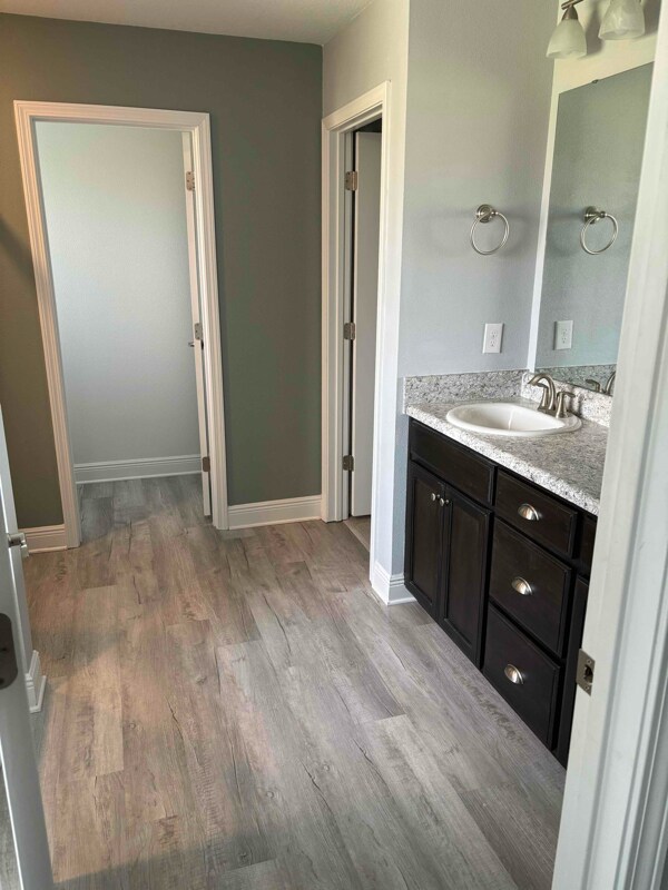 Building Photo - 5747 Periwinkle Ln