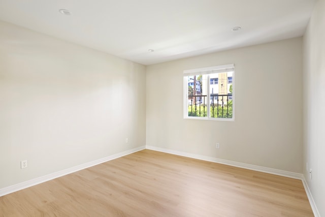 3rd Bedroom no furniture - 3424 Bellevue Ave