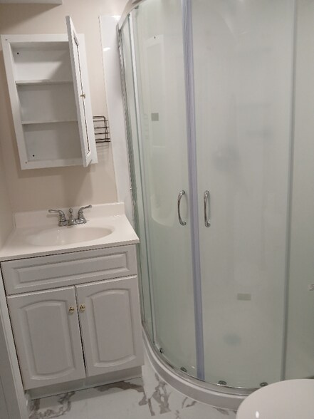 Building Photo - 204 Southwood Rd