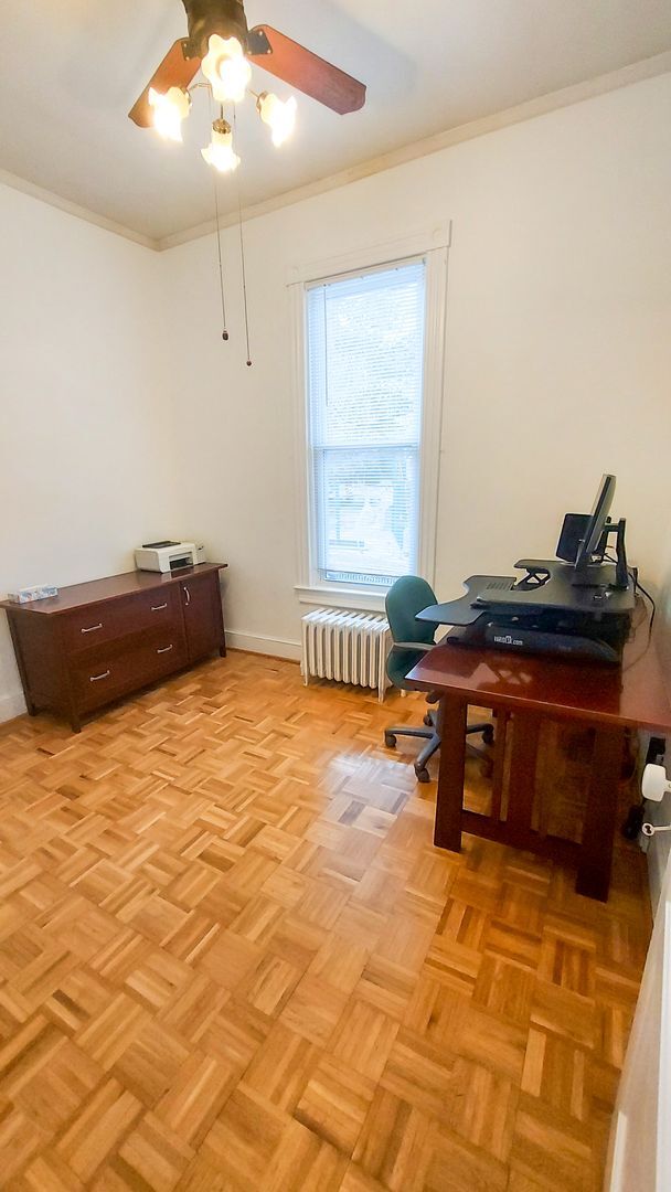 Building Photo - Charming and Sunlight 3BD, 1 BA in the Quaint DC Suburb of Mount Rainer, MD!!!