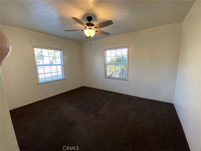 Building Photo - 2598 N Mountain View Ave