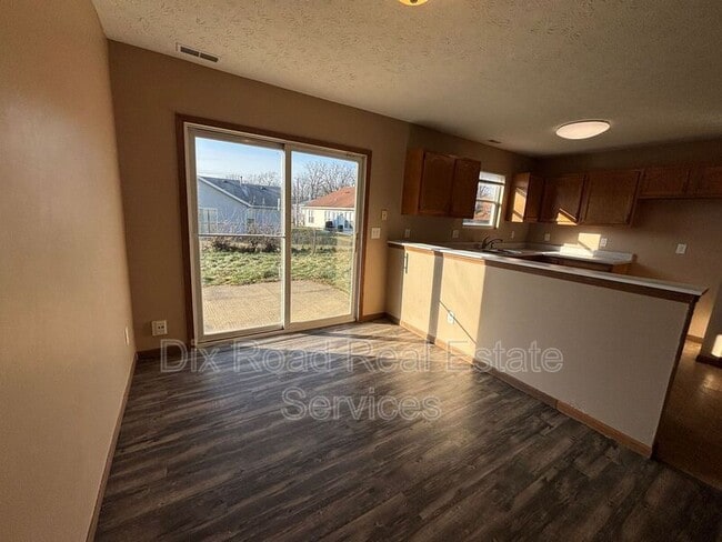 Building Photo - 3821 Cavanaugh Rd