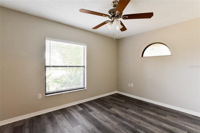 Building Photo - 1312 Seagate Dr S