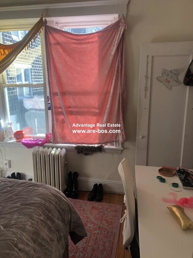 Building Photo - 55 Egmont St