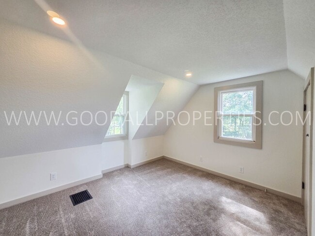 Building Photo - 32357 Homestead Cir