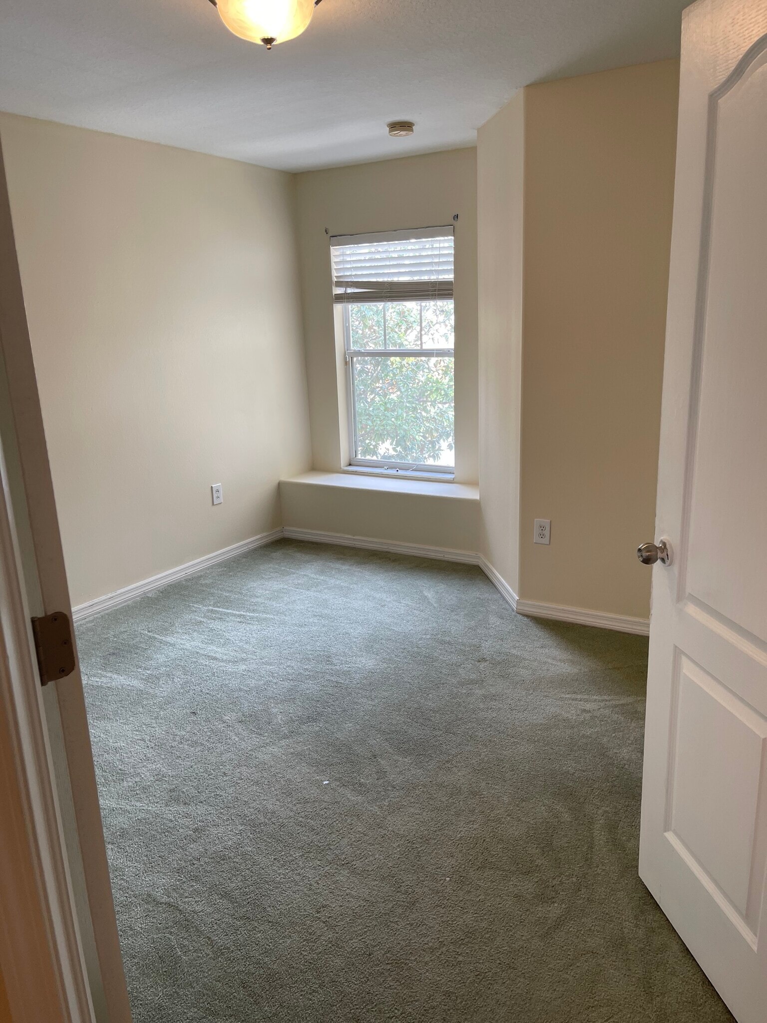 Building Photo - 4213 Winding Vine Dr