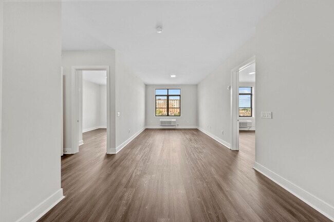 Building Photo - 121 34th St