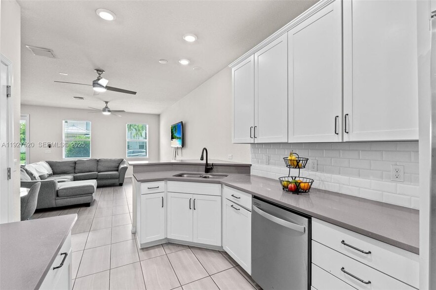 Building Photo - 1190 Eucalyptus Dr