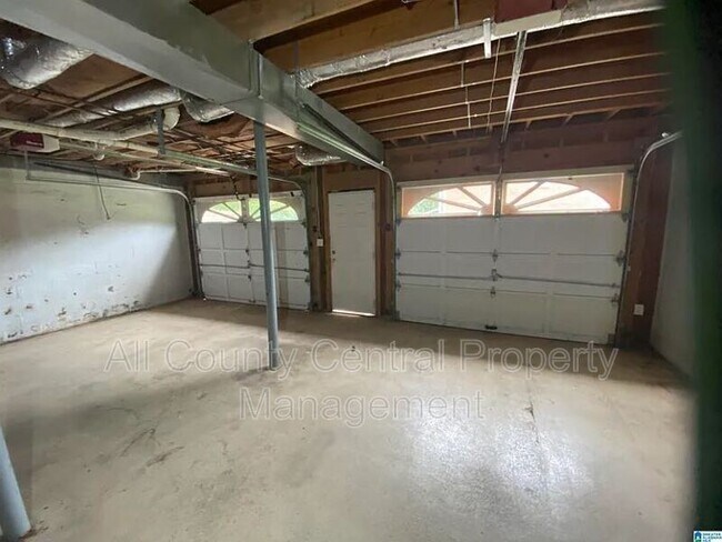 Building Photo - 6257 Canterbury Rd