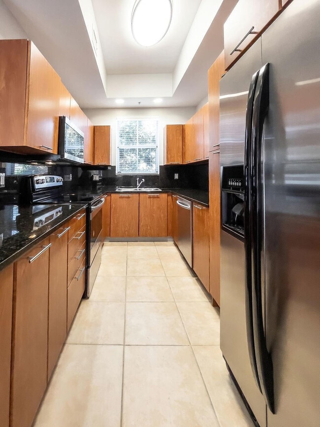 Building Photo - 2343 Vintage Dr