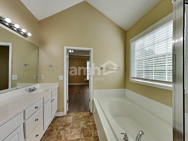 Building Photo - 5701 Rutland Cir