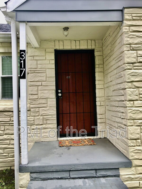 Building Photo - 317 Woodbury St