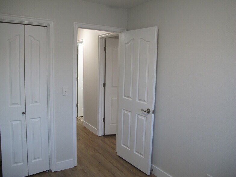 2nd bedroom - 877 Capital Ave