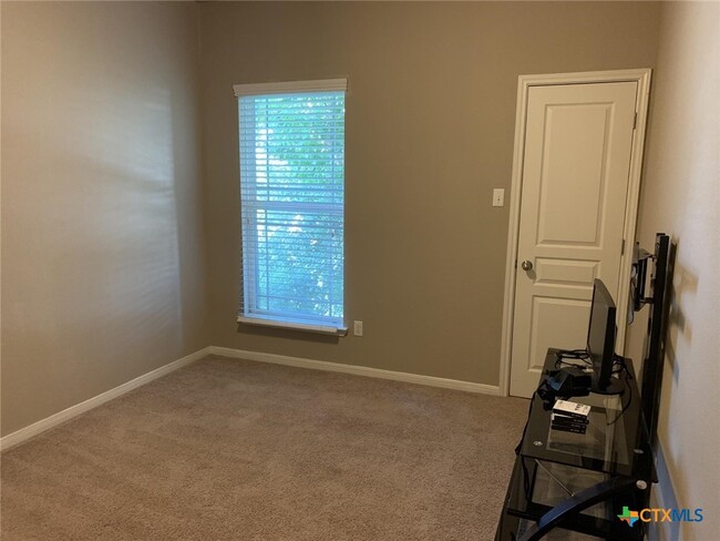 Building Photo - 5829 Worthing Dr