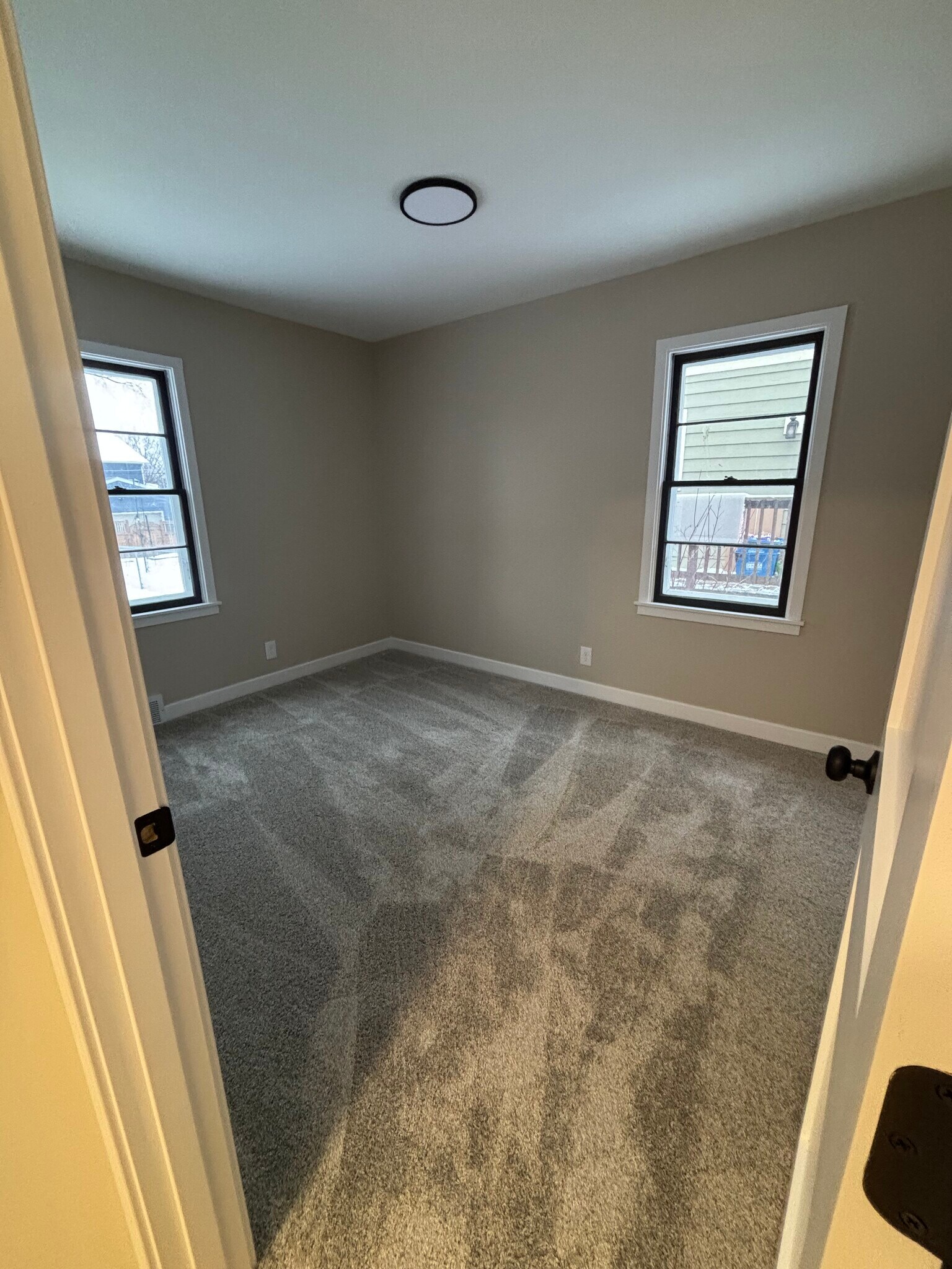 Main Level Bed (#1) - 583 Cromwell Ave