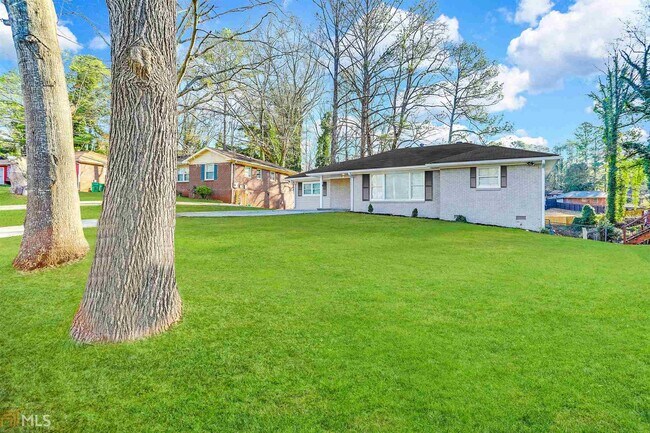 Building Photo - 2188 Glendale Dr