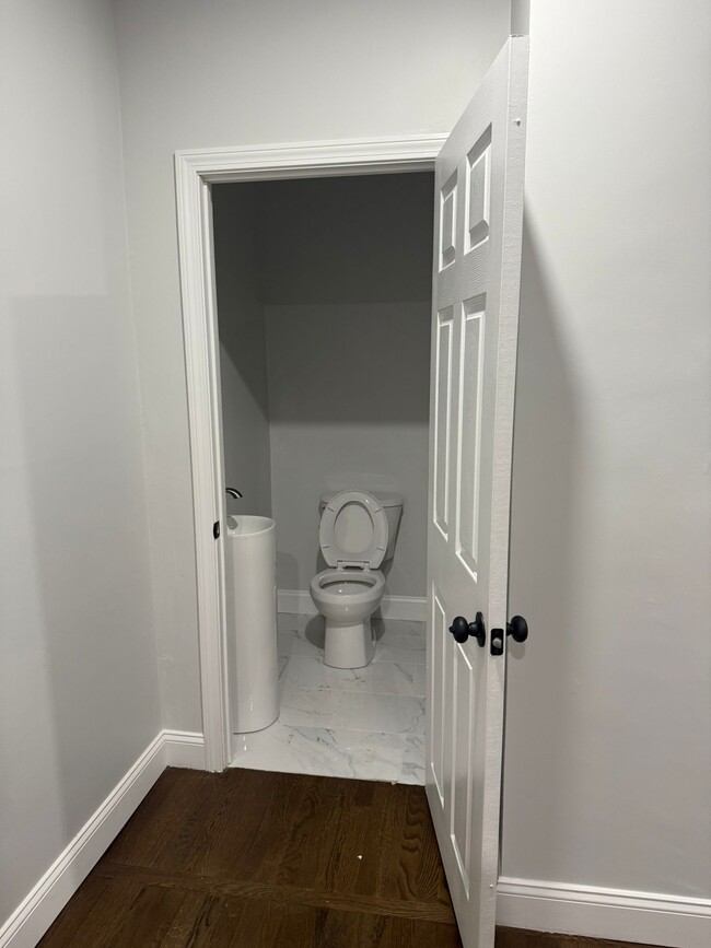 Building Photo - 70 Lancaster St