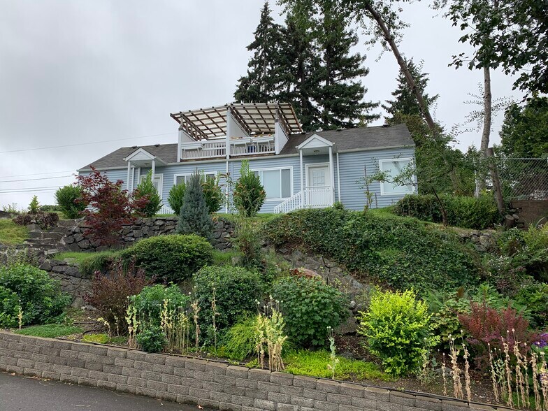 Building Photo - 1202 18th St