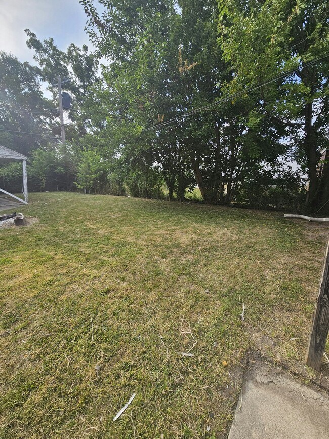 Building Photo - 8673 Artesian St