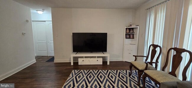Building Photo - 5019 Ravens Crest Dr