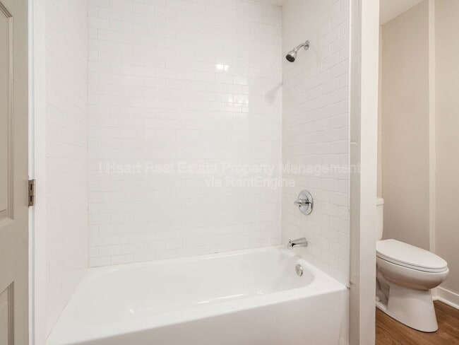 Building Photo - 1390 Sullivant Ave