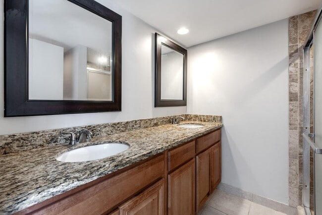Building Photo - 117 1st Way