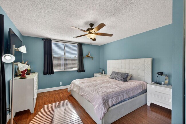 Building Photo - 8164 Thames Blvd