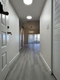 Building Photo - 2880 N Oakland Forest Dr