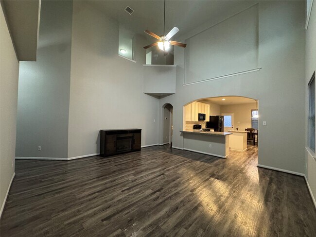 Building Photo - 10435 Moraine Lake Dr