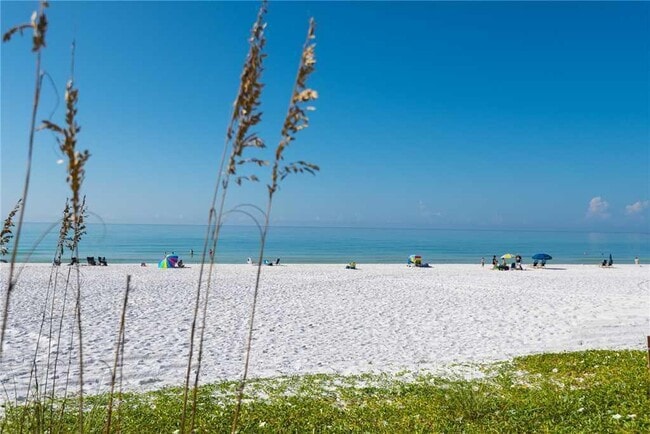 Building Photo - 244 Hilltop Dr