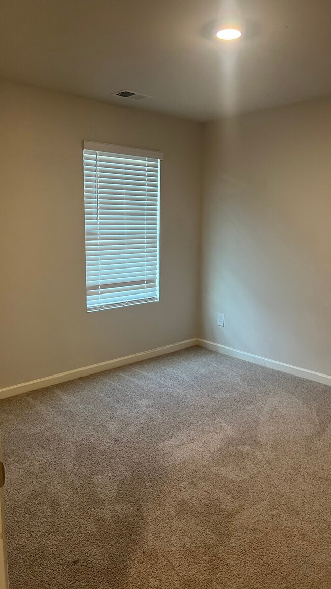 Building Photo - 5811 Gabbro Ct