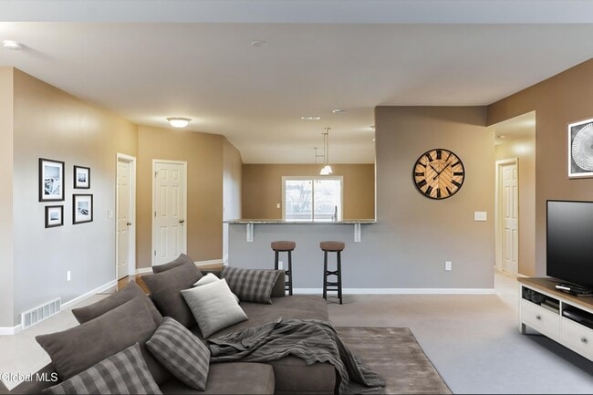 Building Photo - 15 Clarice Ln