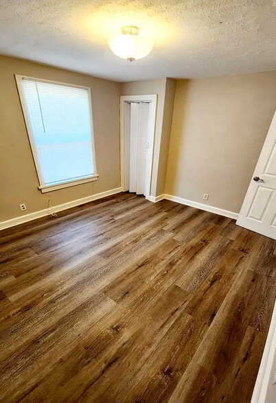 Building Photo - Room in Duplex on M.L.K. Jr Dr SW