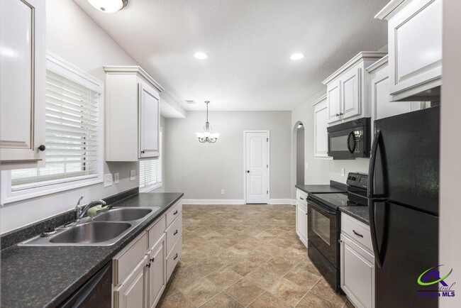Building Photo - 510 Leisure Lake Dr