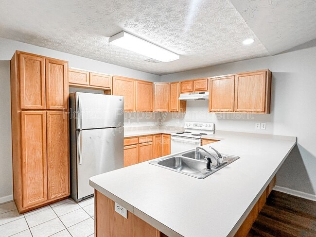 Building Photo - 3989 Hidden Hollow Dr