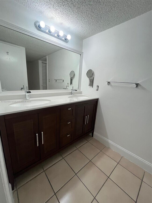 Building Photo - 8000 SW 149th Ave