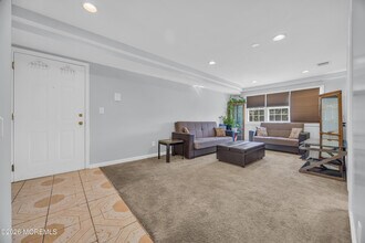 Building Photo - 393 College Dr