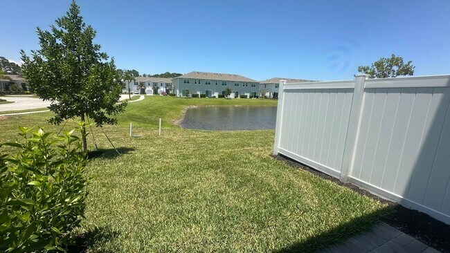 Building Photo - 553 Rivergrass St