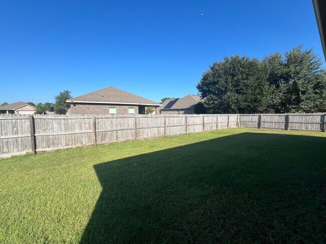 Building Photo - 5951 Palermo Dr