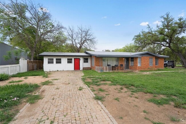 Primary Photo - 10205 Old Manchaca Rd
