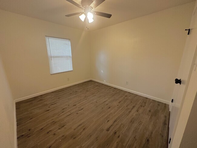 Building Photo - 10809 Sharondale Ln